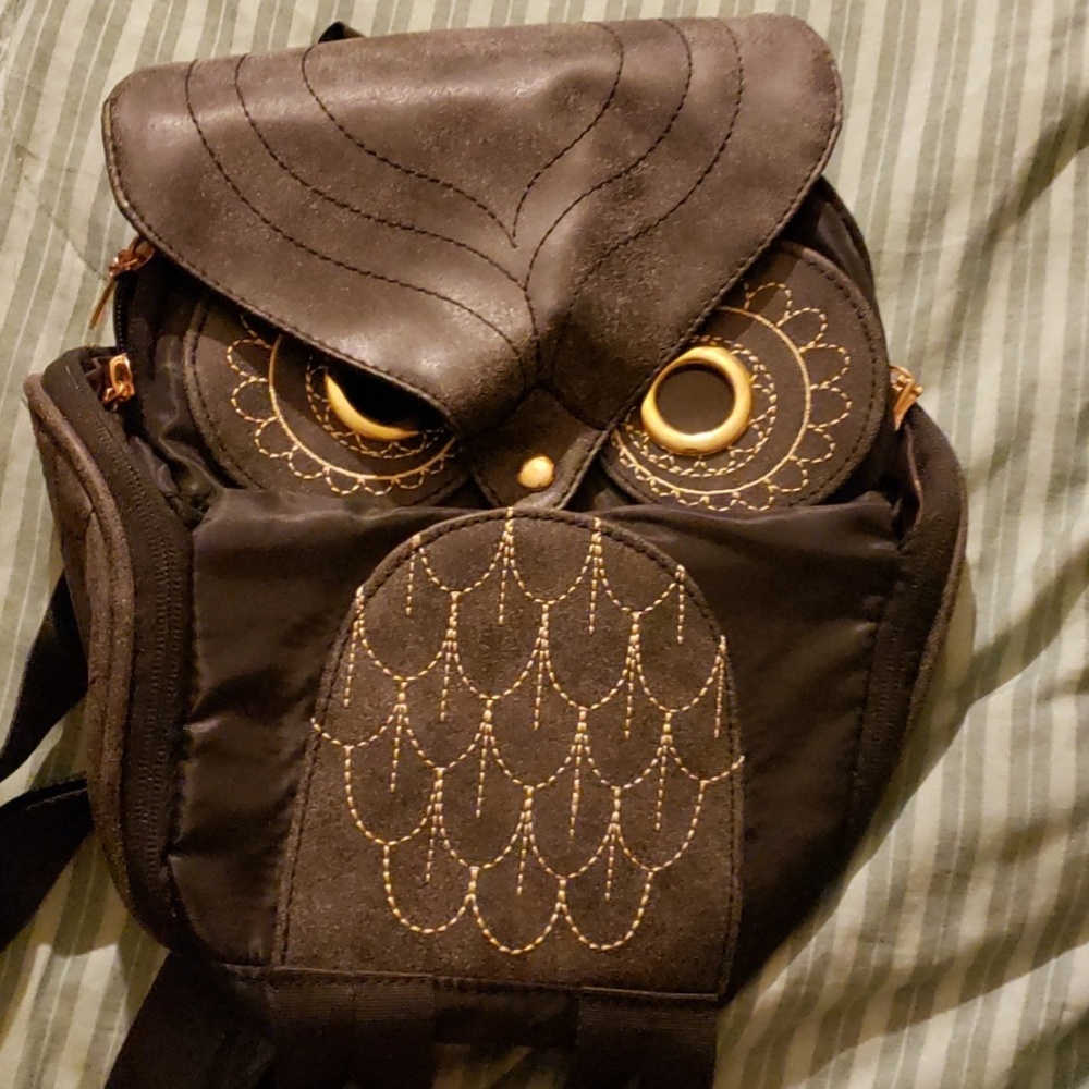 Backpack - Picture 2 of 4